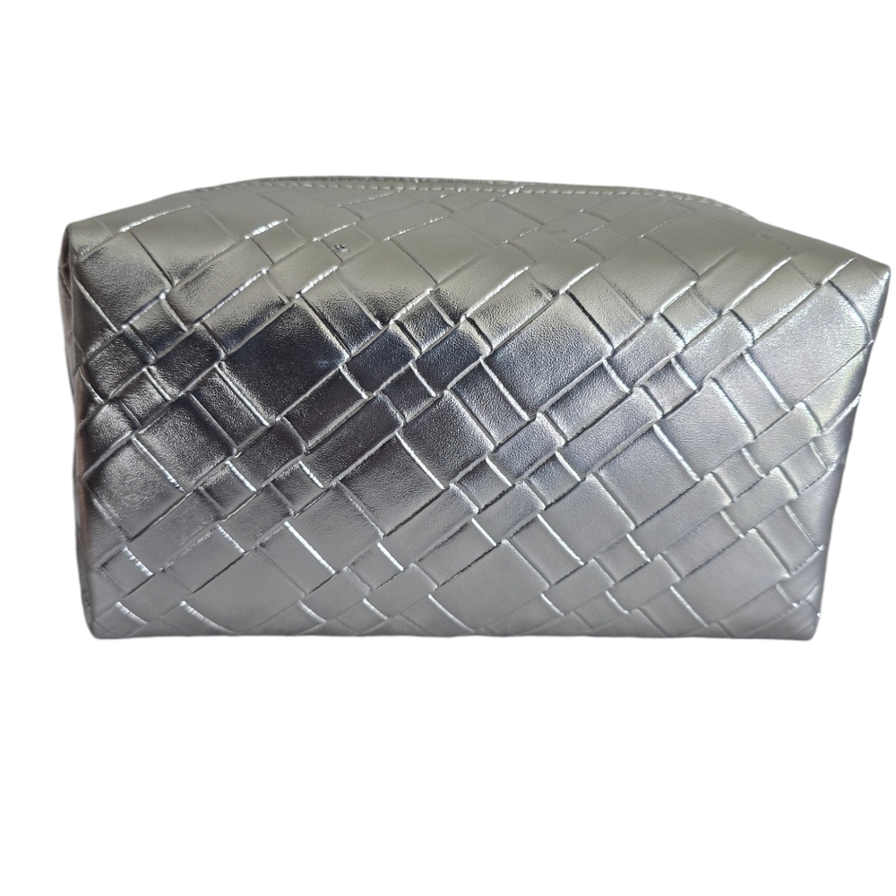 Blush and Crush Metallic Silver Woven Makeup Cosmetic Bag Weekend Travel - Picture 4 of 5